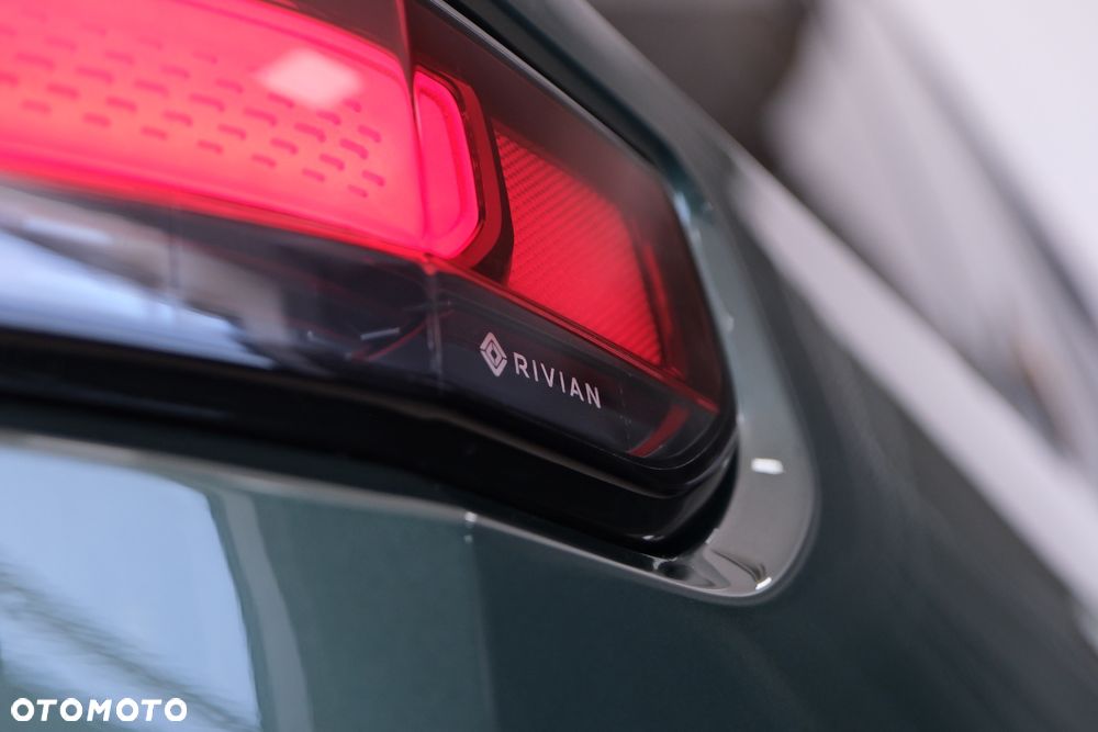 Rivian R1S - 13