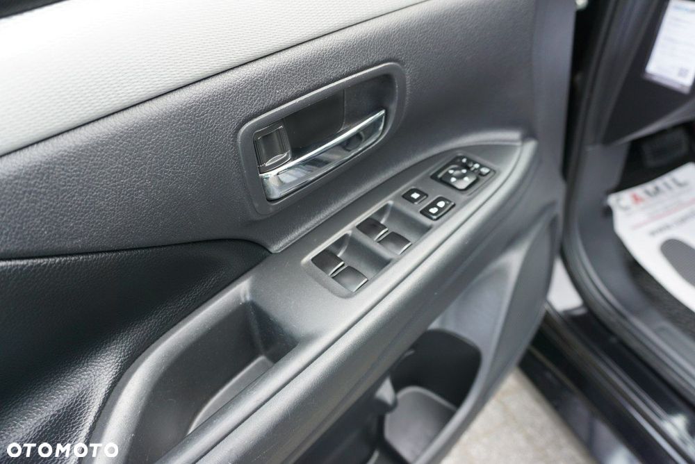 Mitsubishi Outlander - 9