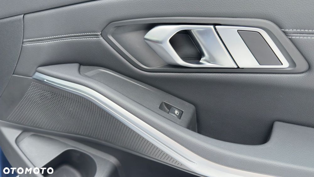 BMW Seria 3 320d xDrive - 22