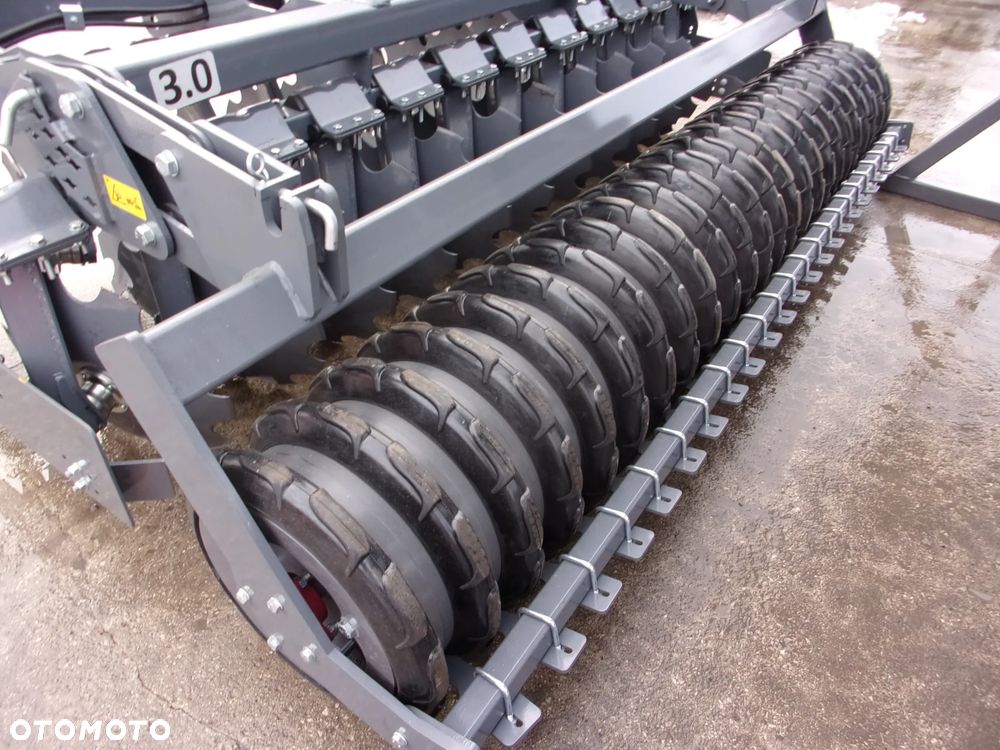 Meprozet Siewnik zbożowy talerzowy S107T, stopkowy S107, S107/1 poplonów S109 MEPROZET, Siewnik zbożowy 2-talerzowy i stopkowy SR25, SR27, SR30, SRT27 Euro-Masz, siewnik nabudowany - agregat uprawowy SNT30, siewnik poplonów Akpil, Siewnik kukurydzy Meprozet - 7