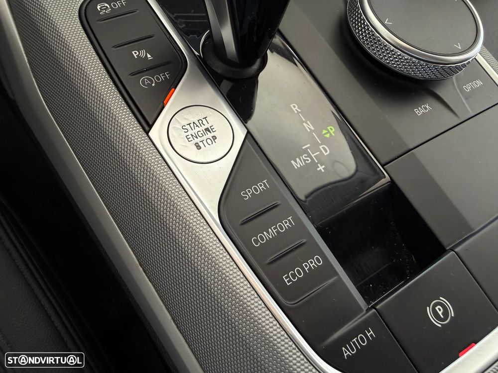 BMW 318 d Aut. Luxury Line - 28