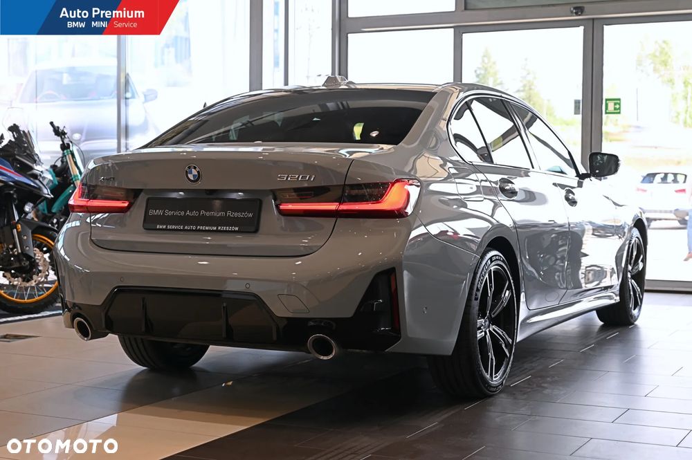 BMW Seria 3 320i xDrive M Sport sport - 22