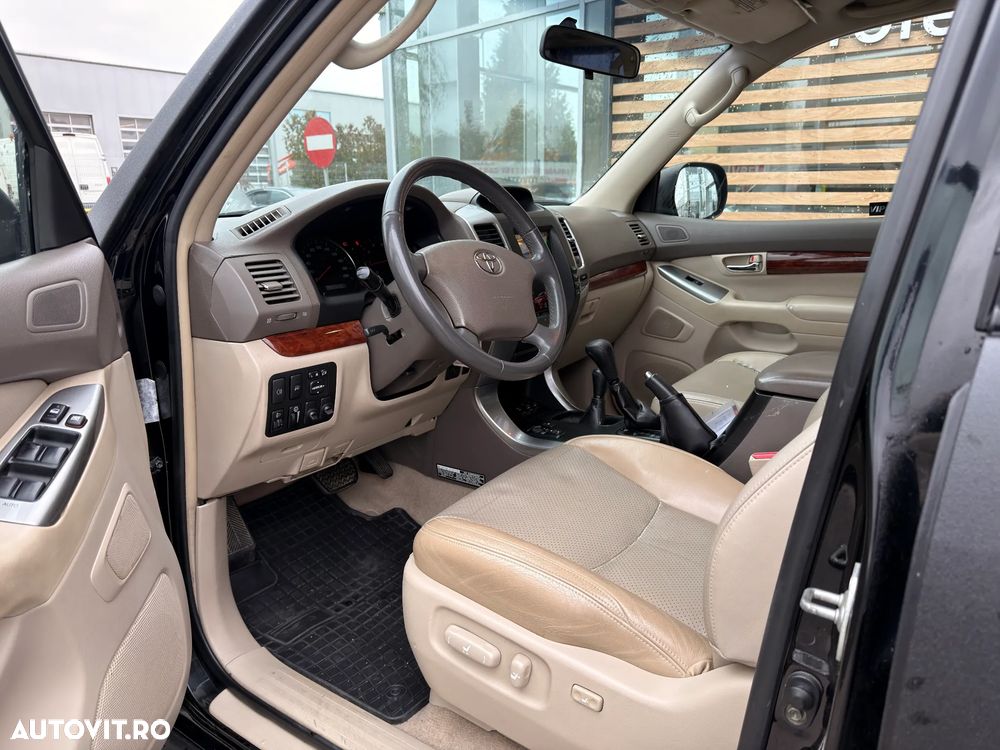 Toyota Land Cruiser 300 - 10