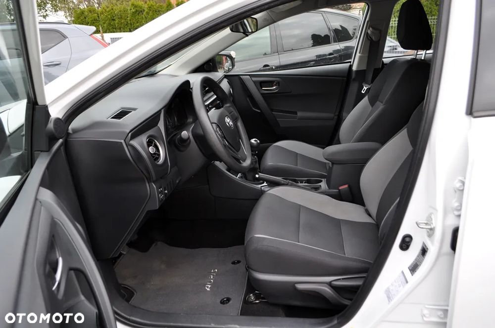 Toyota Auris 1.33 VVT-i Comfort - 17