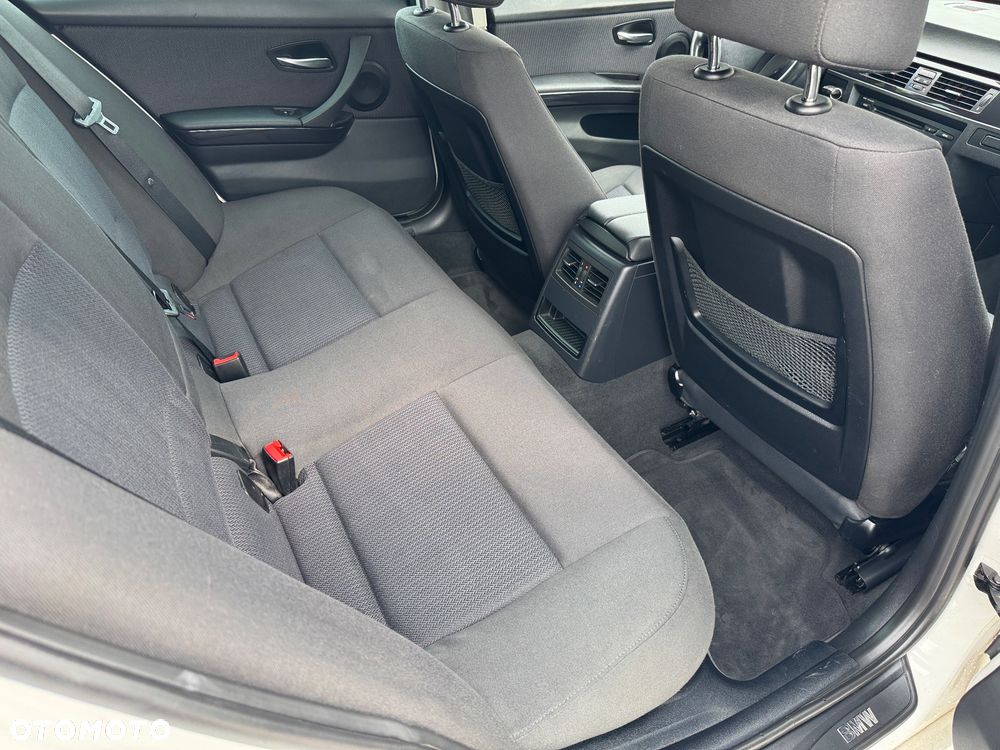 BMW Seria 3 - 22