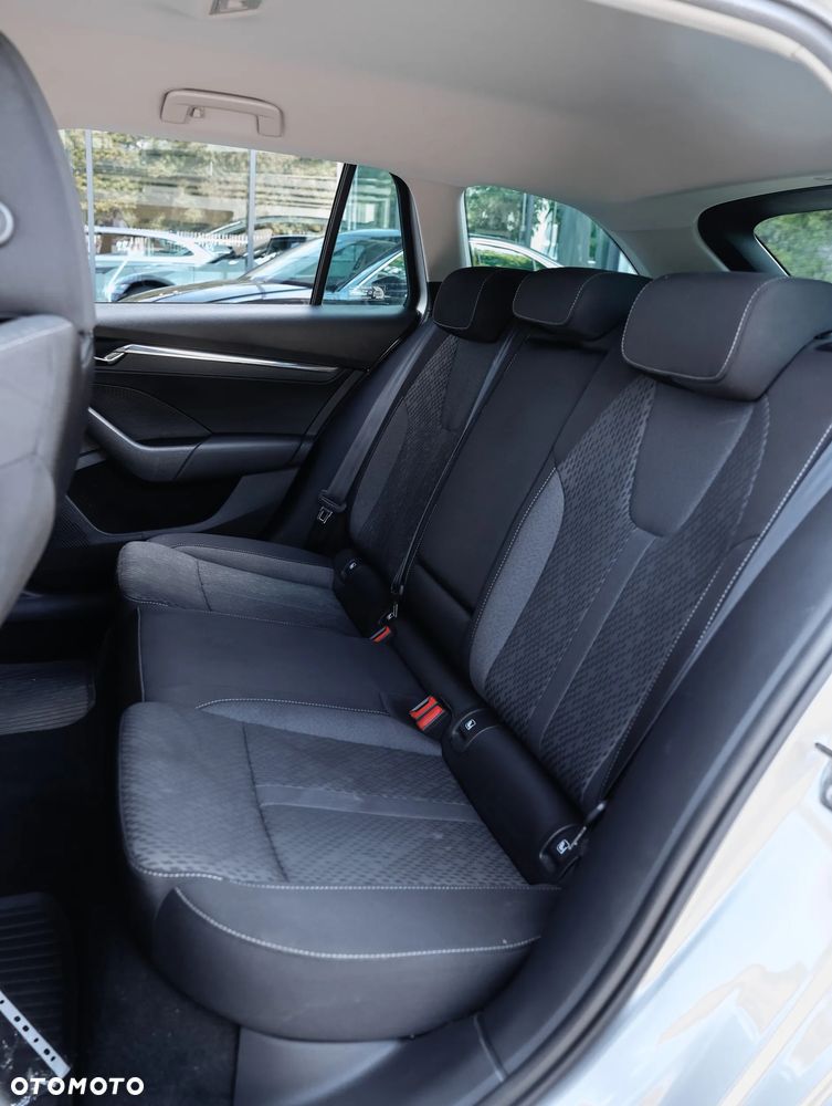 Skoda Octavia 2.0 TDI Style DSG - 13