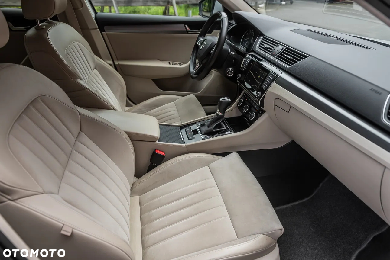 Skoda Superb 2.0 TSI Sportline DSG - 9