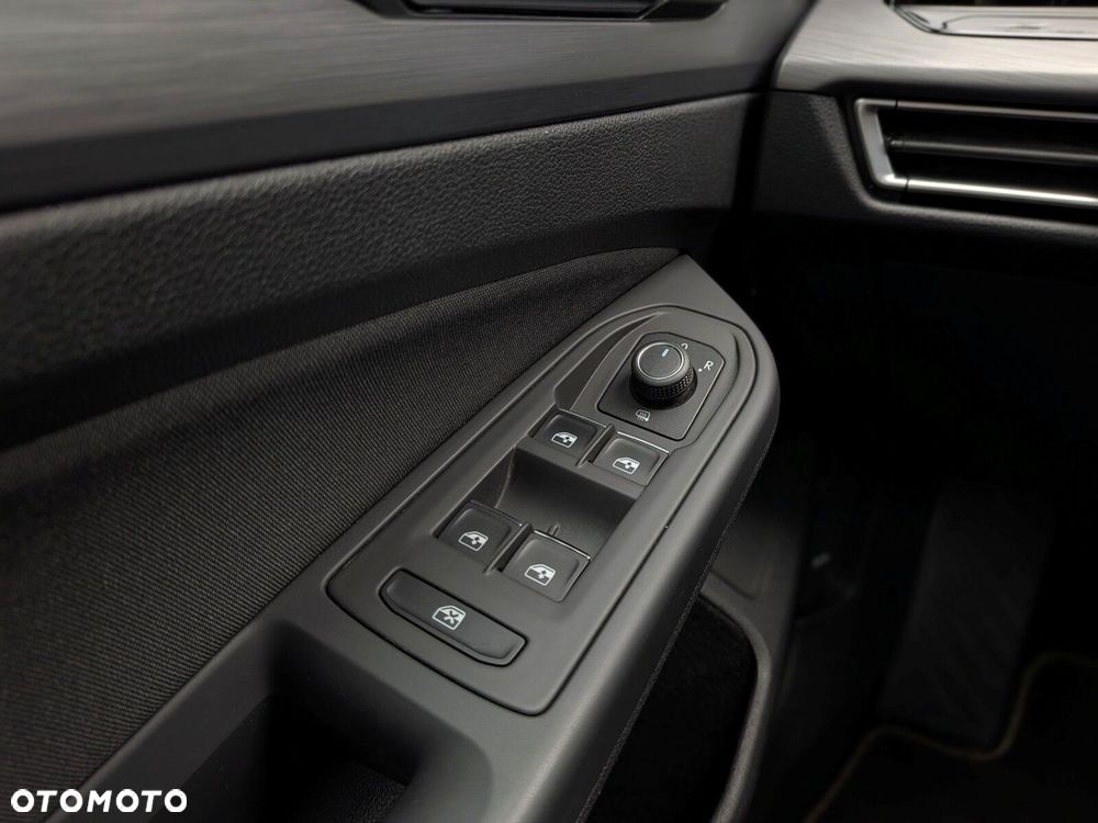 Volkswagen Golf 2.0 TSI Style DSG - 34
