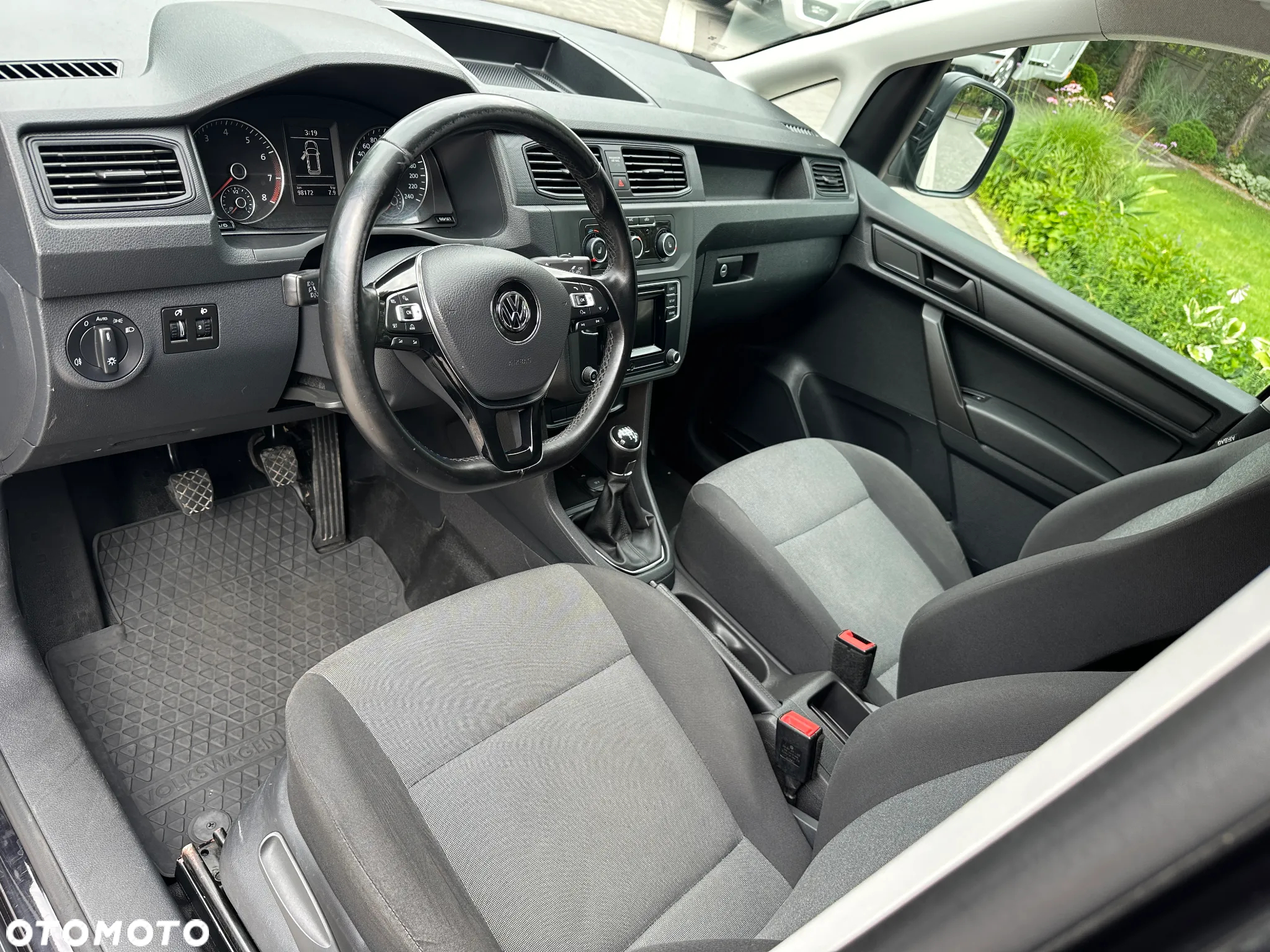Volkswagen Caddy 1.4 benzyna 110KM - 9