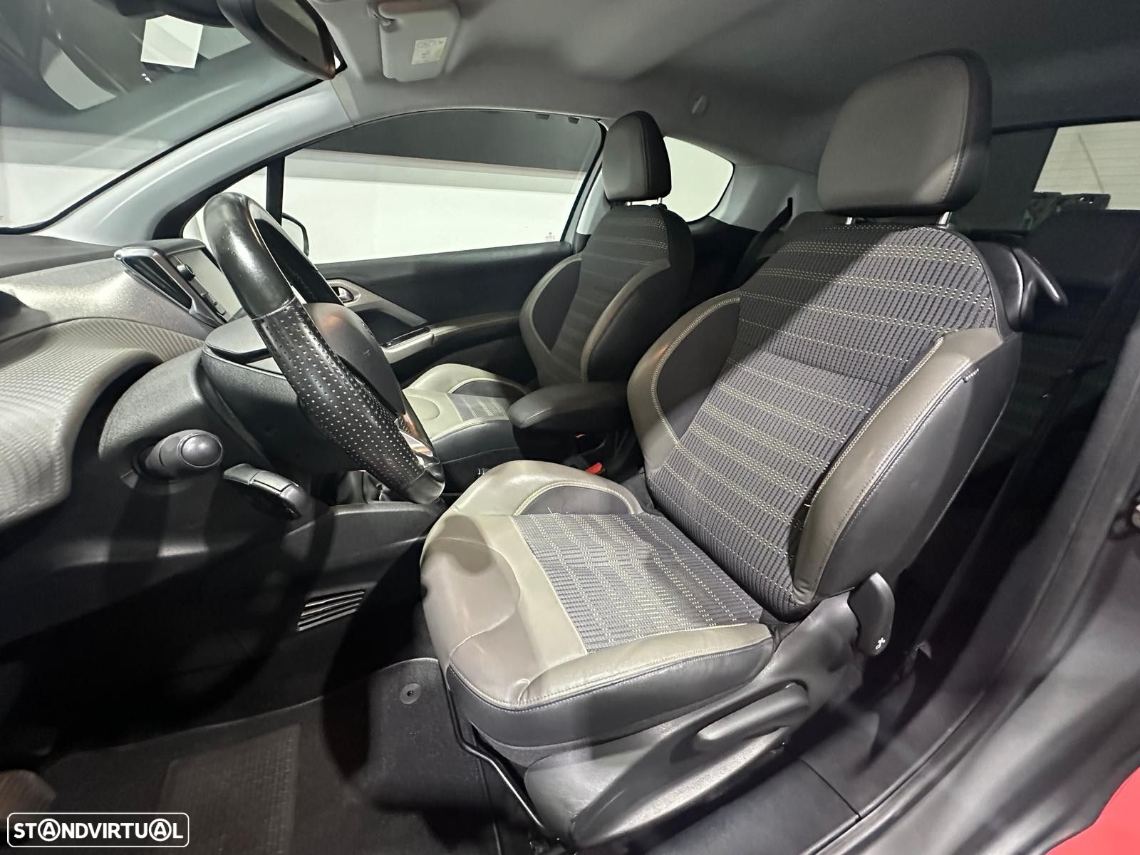 Peugeot 208 1.2 PureTech Active - 6
