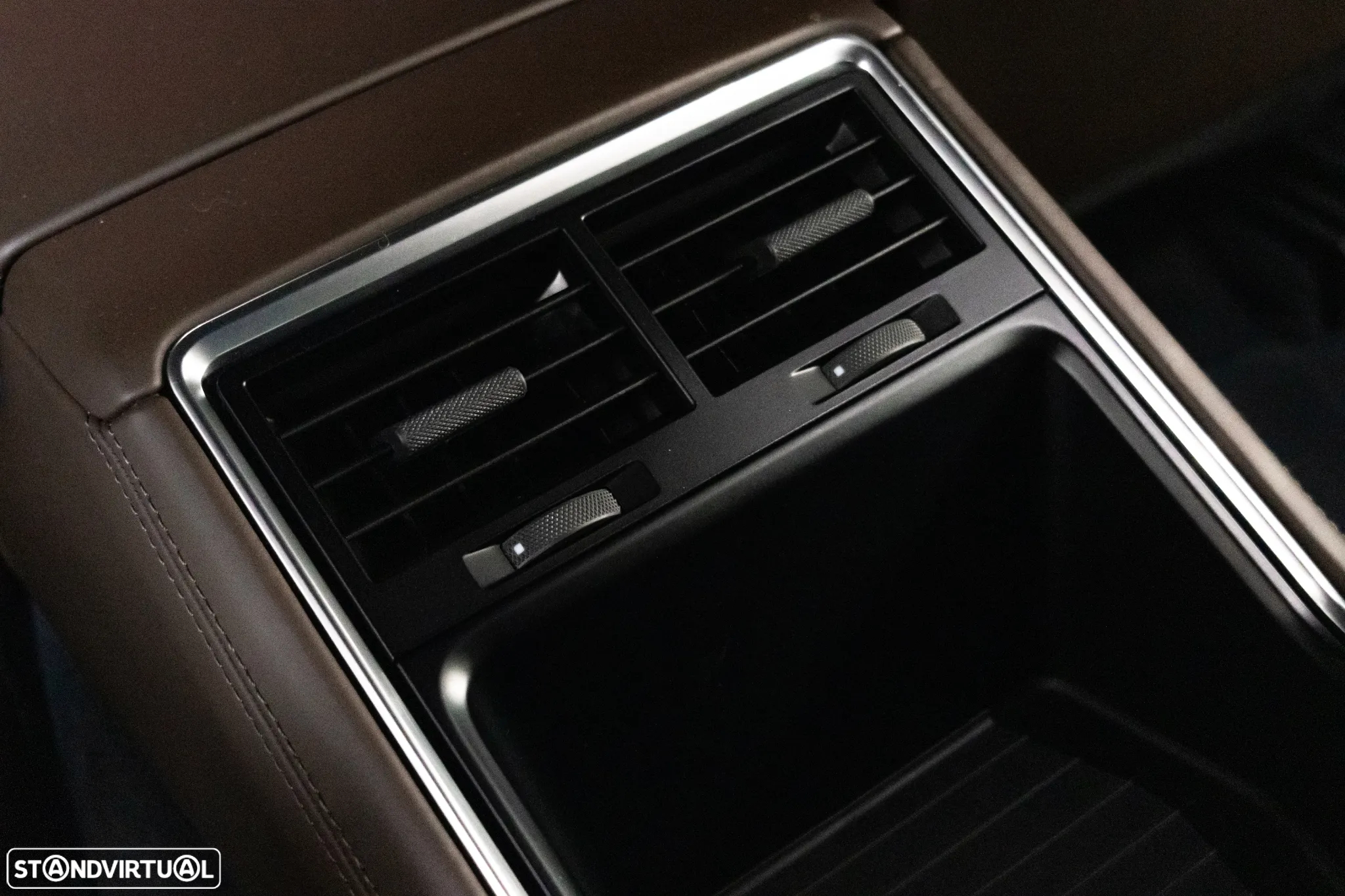 Porsche Panamera 4 E-Hybrid - 38