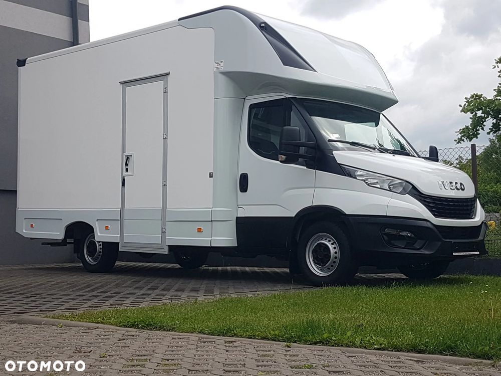 Iveco DAILY KONTENER NISKOPODŁOGOWY 4,43x2,23x2,42 SKLEP FOODTRUCK BAR KLIMA KONIOWÓZ KAMPER - 31