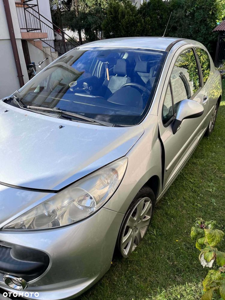 Peugeot 207 2007 photo 3