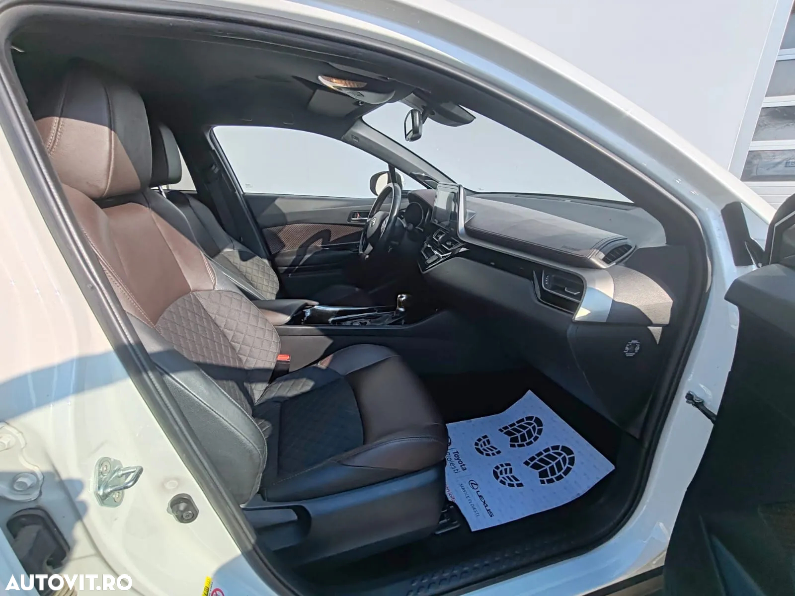 Toyota C-HR 1.8 HSD 4x2 CVT C-lassy LED - 8