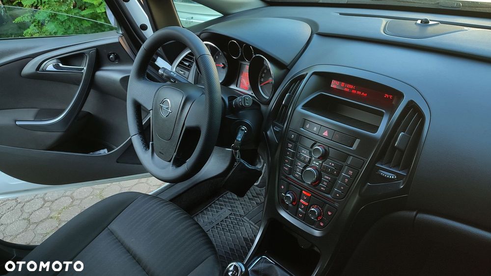 Opel Astra 1.6 Color Edition - 11