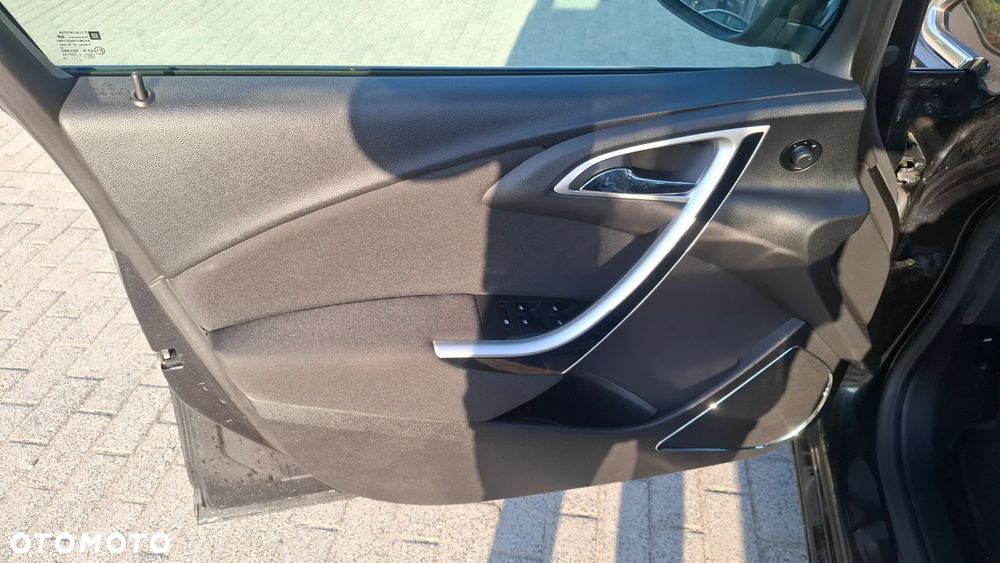 Opel Astra 1.6 Turbo 150 Jahre - 16