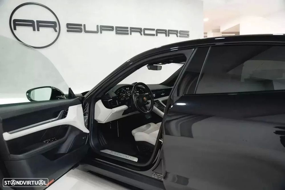 Porsche Taycan Turbo - 16
