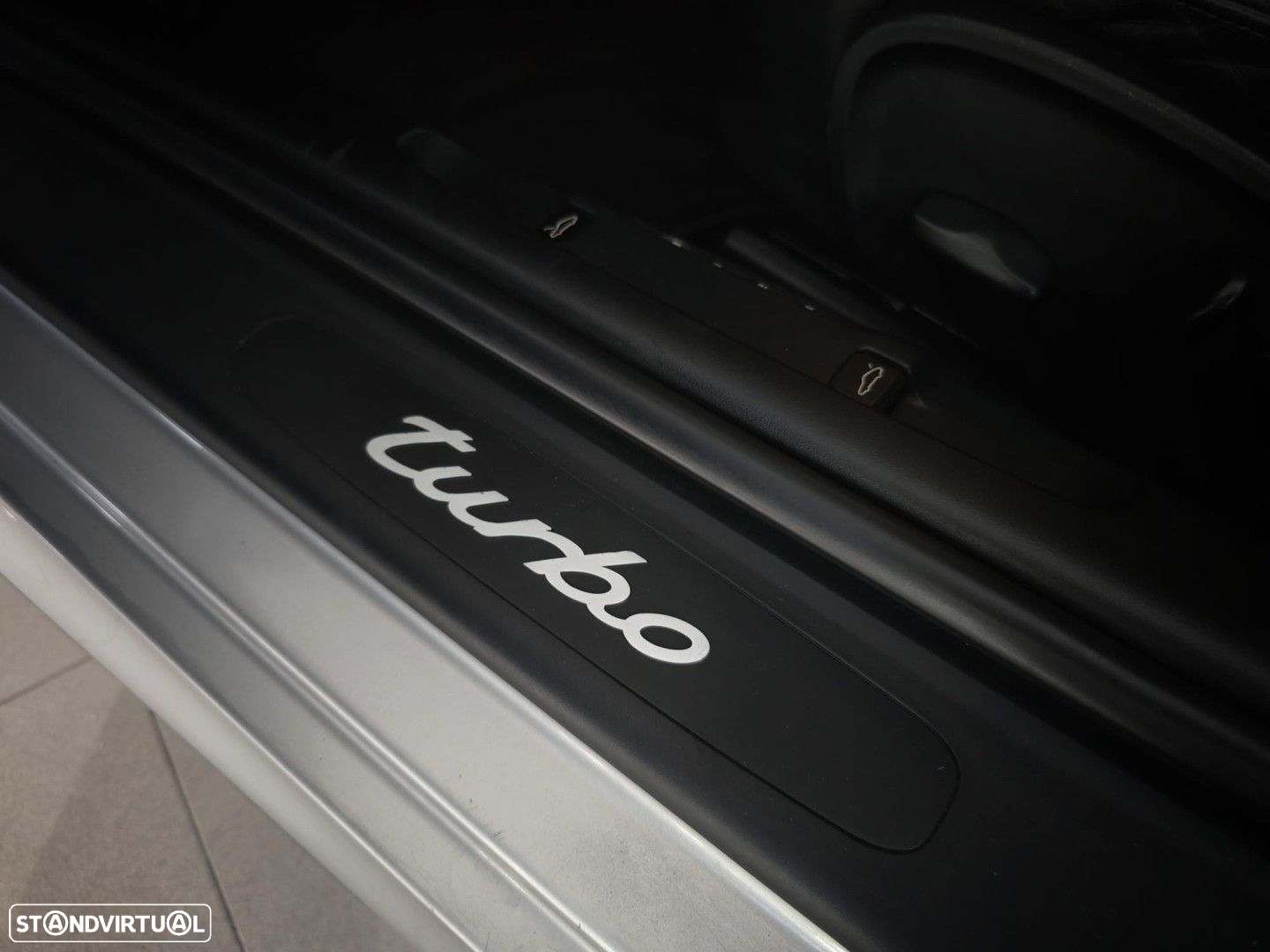 Porsche 911 (996) Turbo - 33