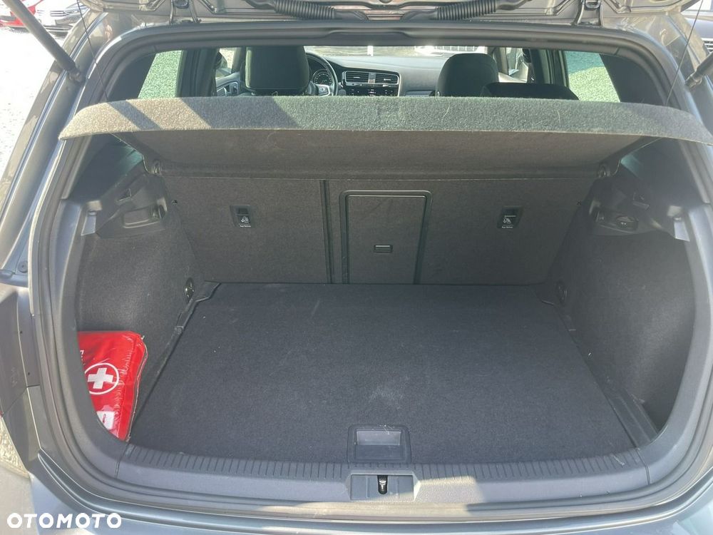 Volkswagen Golf 1.5 eTSI OPF DSG R-Line - 29