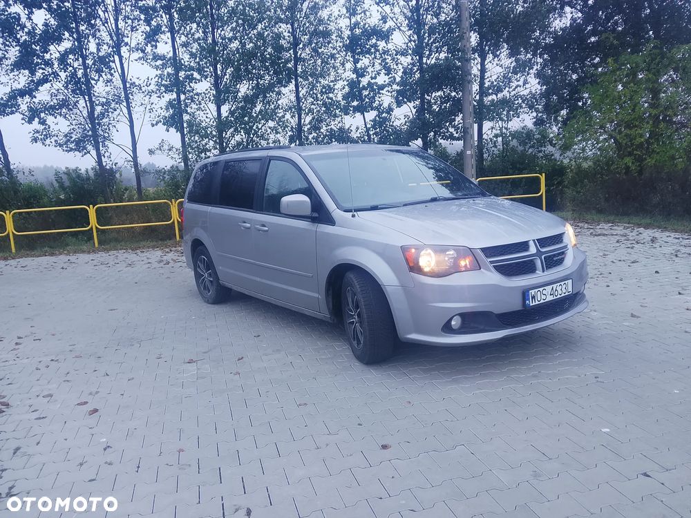 Dodge Grand Caravan 2016 photo 3