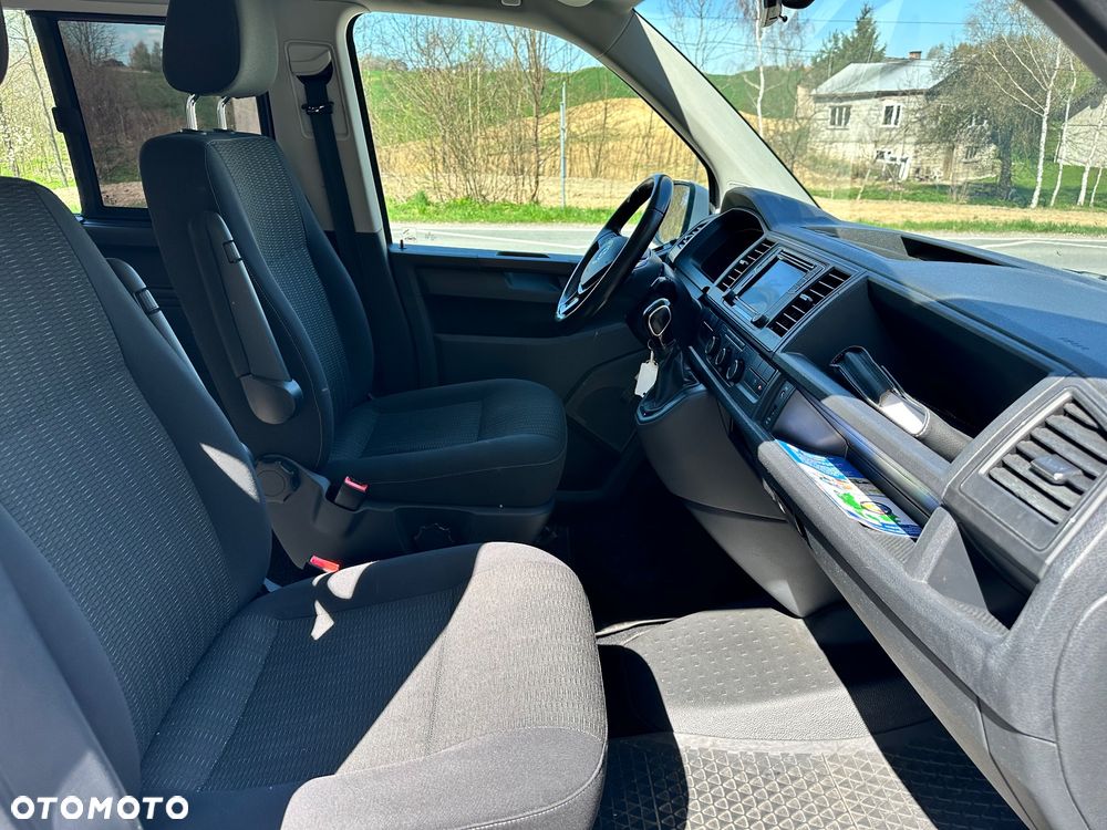 Volkswagen Caravelle - 25