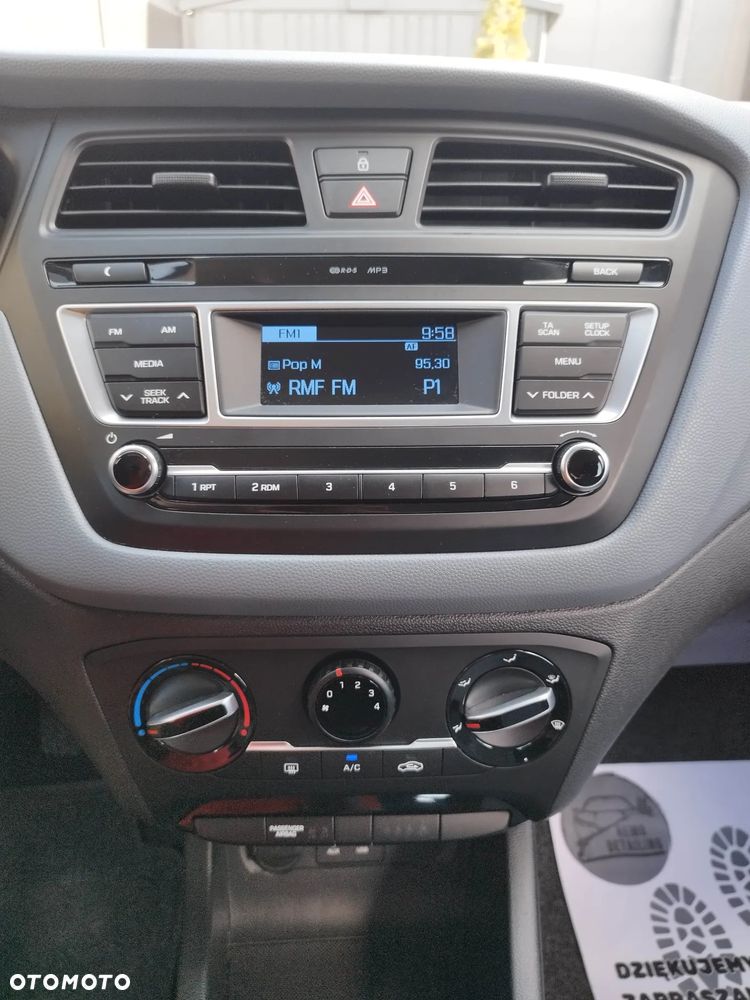 Hyundai i20 blue 1.2 Classic - 14