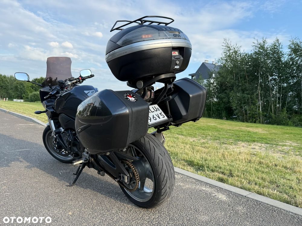 Yamaha FZ - 11