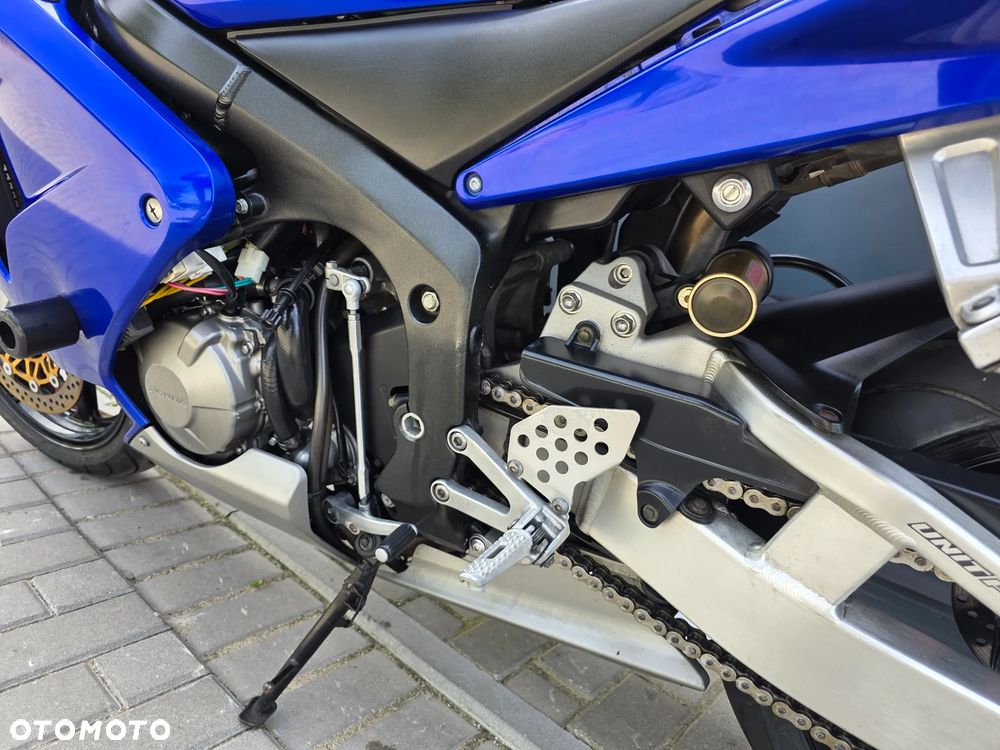 Honda CBR - 23