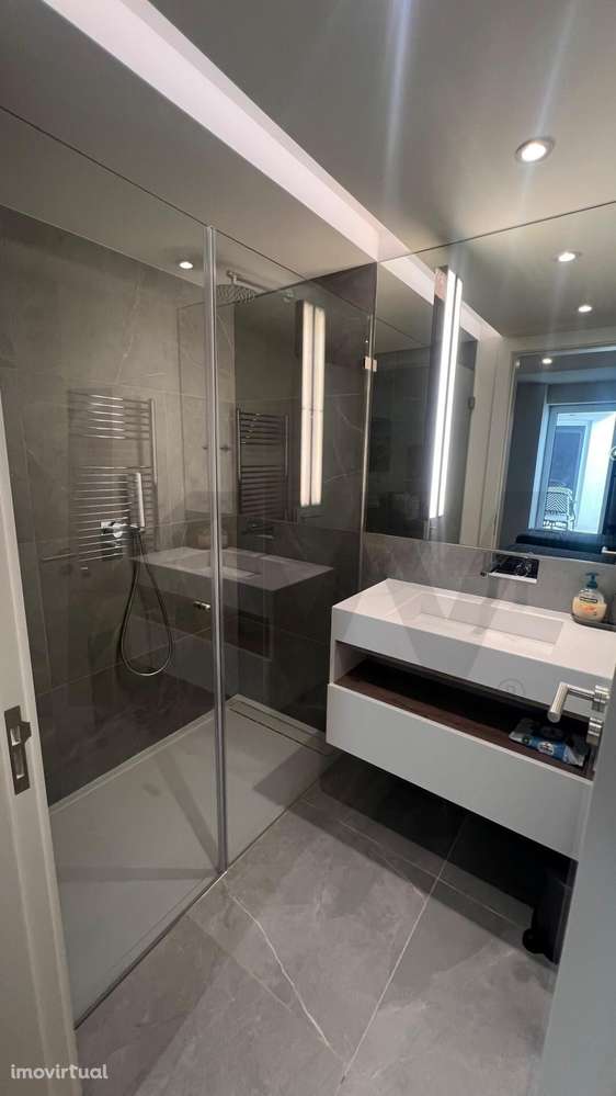 Luxo Total na Principe Real com grande varanda e vista desafogada para - Grande imagem: 4/40