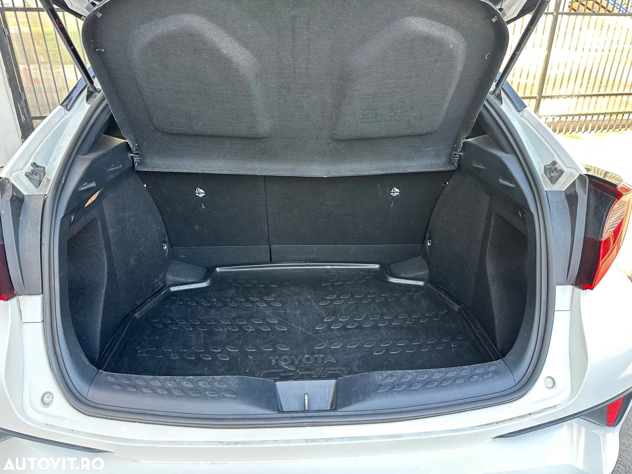 Toyota C-HR 1.8 Hybrid Business Edition - 20
