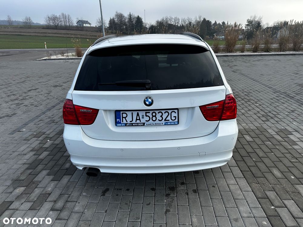 BMW Seria 3 318i - 2