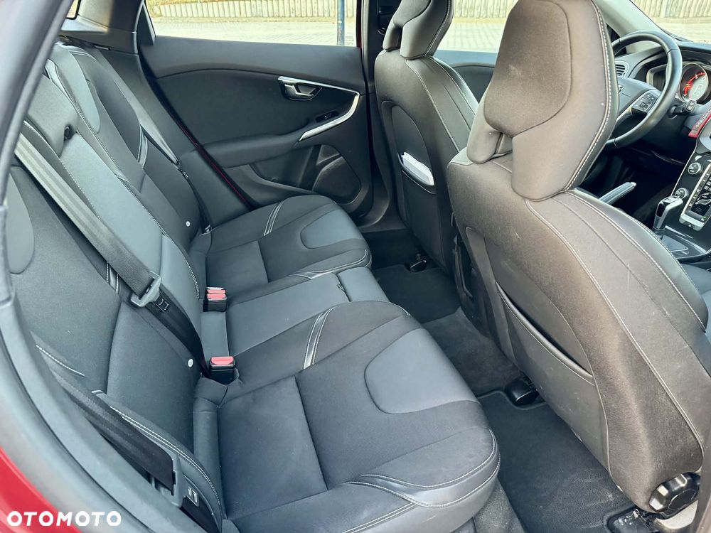 Volvo V40 D2 - 13