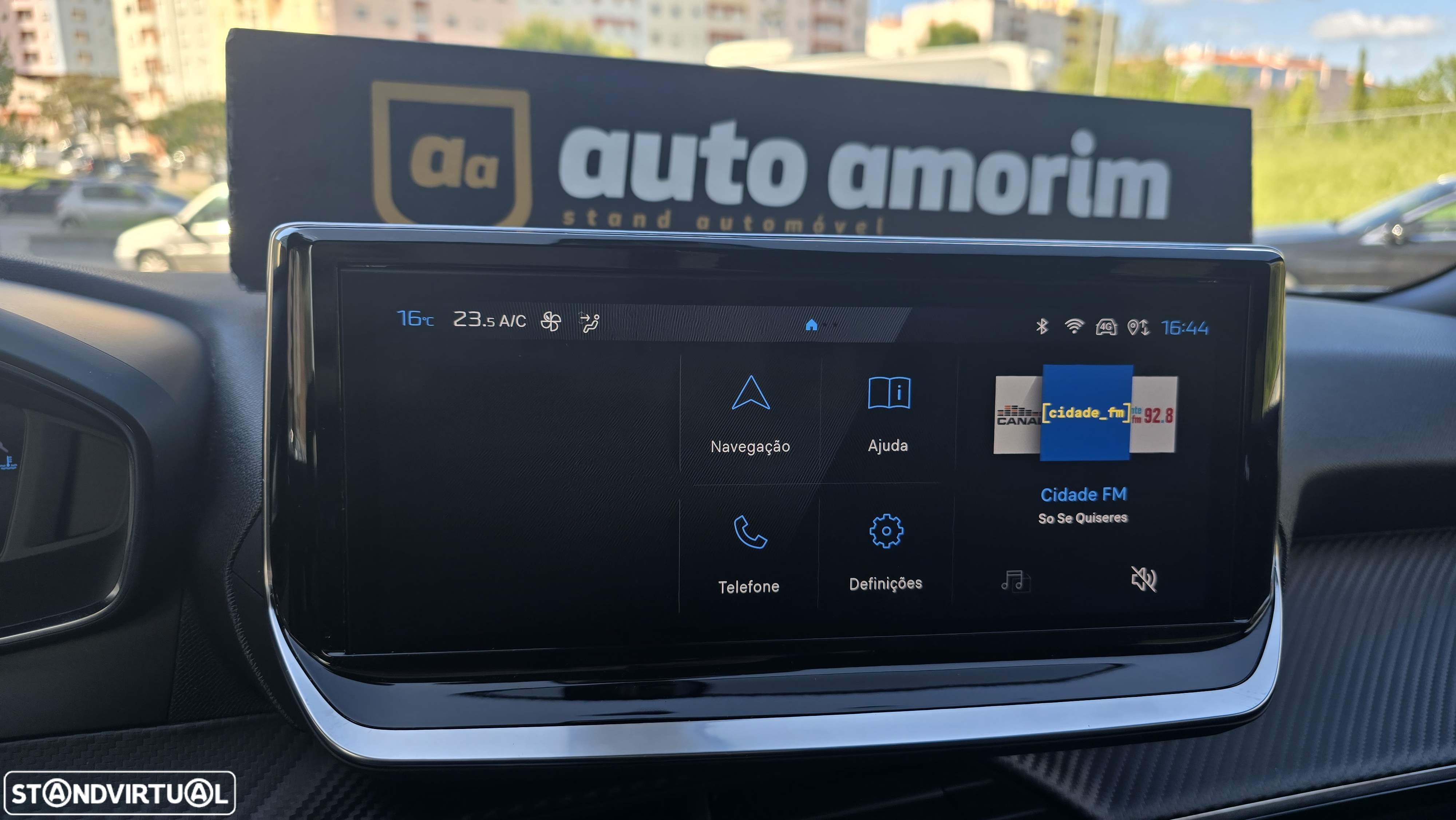 Peugeot 2008 1.2 PureTech Allure Pack EAT8 - 32