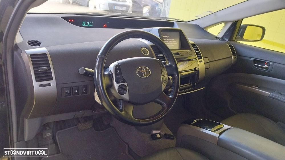 Toyota Prius 1.5 VVT-i HSD Sol - 19