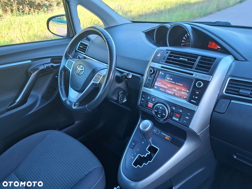 Toyota Verso 1.8 Multidrive Edition - 20
