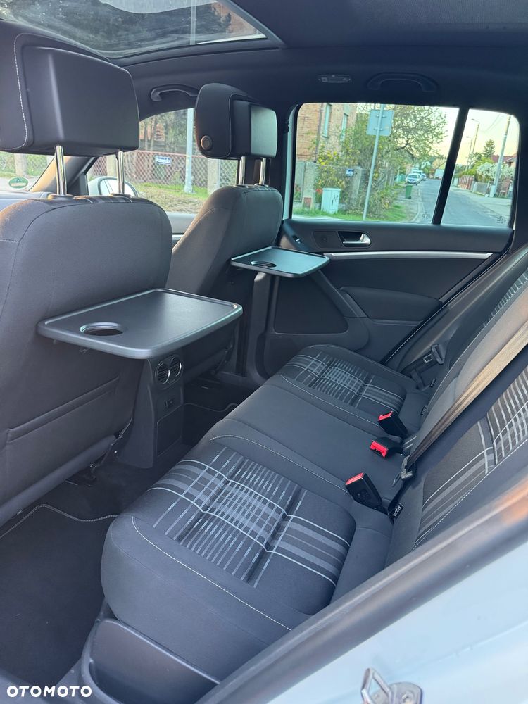 Volkswagen Tiguan 2.0 TDI DPF BlueMotion Technology Lounge Sport & Style - 9