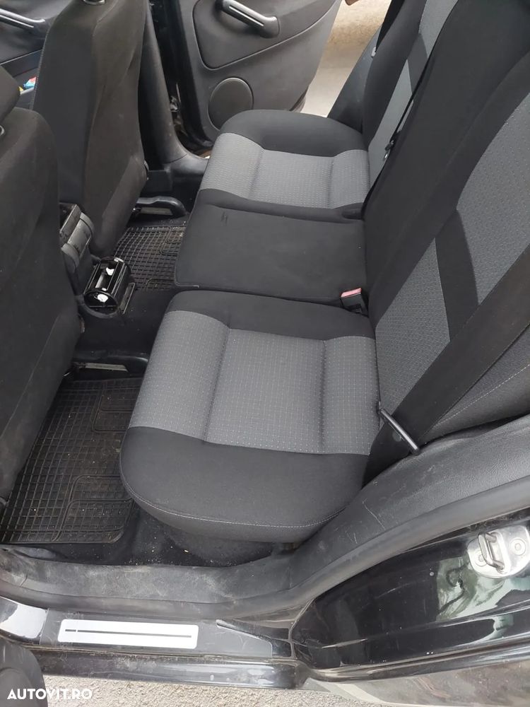 Volkswagen Golf 1.9TDI Ocean Aut - 4