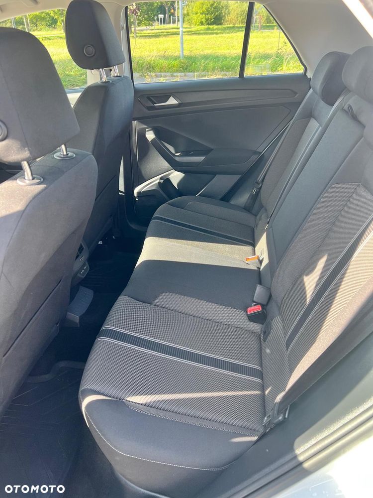 Volkswagen T-Roc - 10