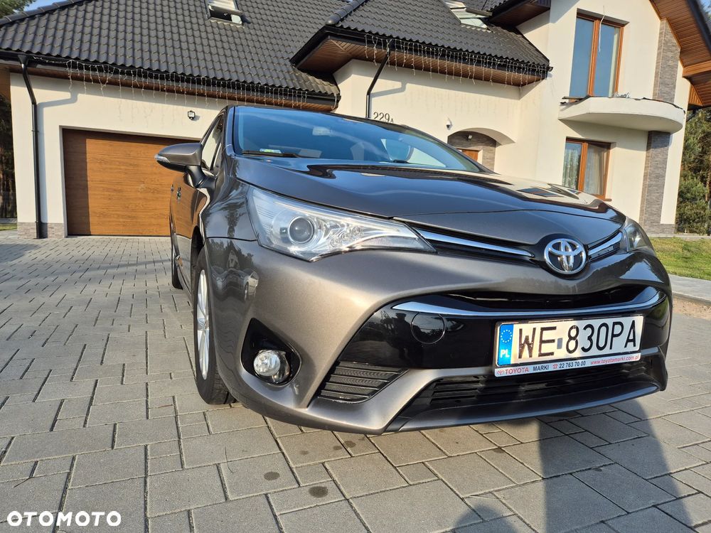 Toyota Avensis 1.6 Active - 2