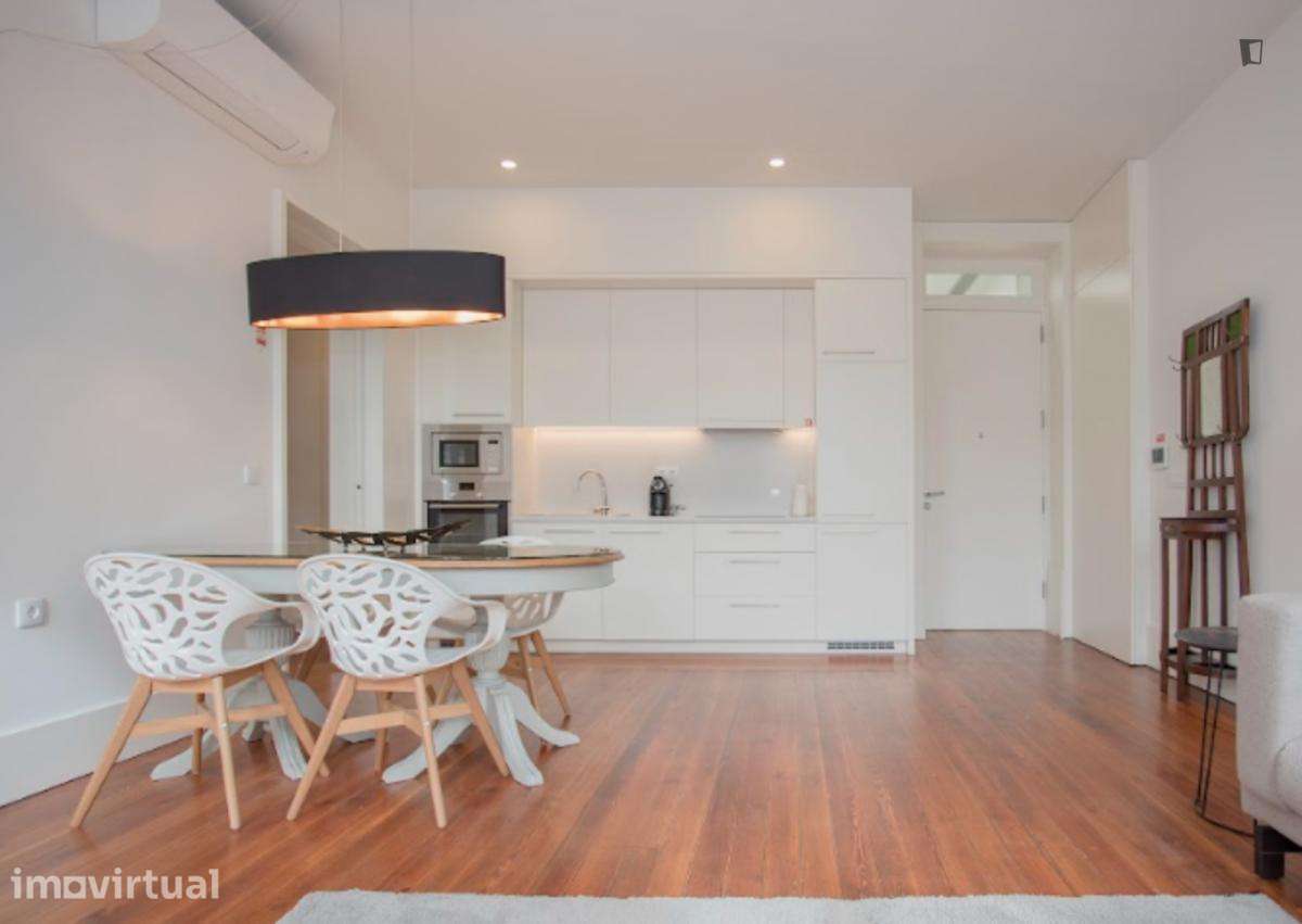 Apartamento com 2 quartos - localizado em Miragaia Porto - Grande imagem: 3/24