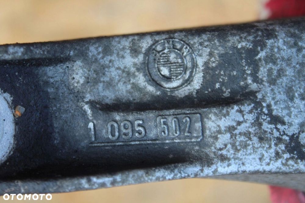 Łapa silnika BMW e38 2.8 728i LEWA 1095502 oryginalna - 4