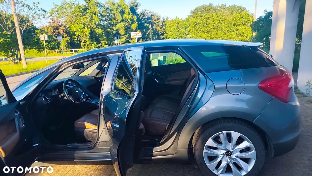 Citroën DS5 Hybrid4 EGS6 SportChic - 8