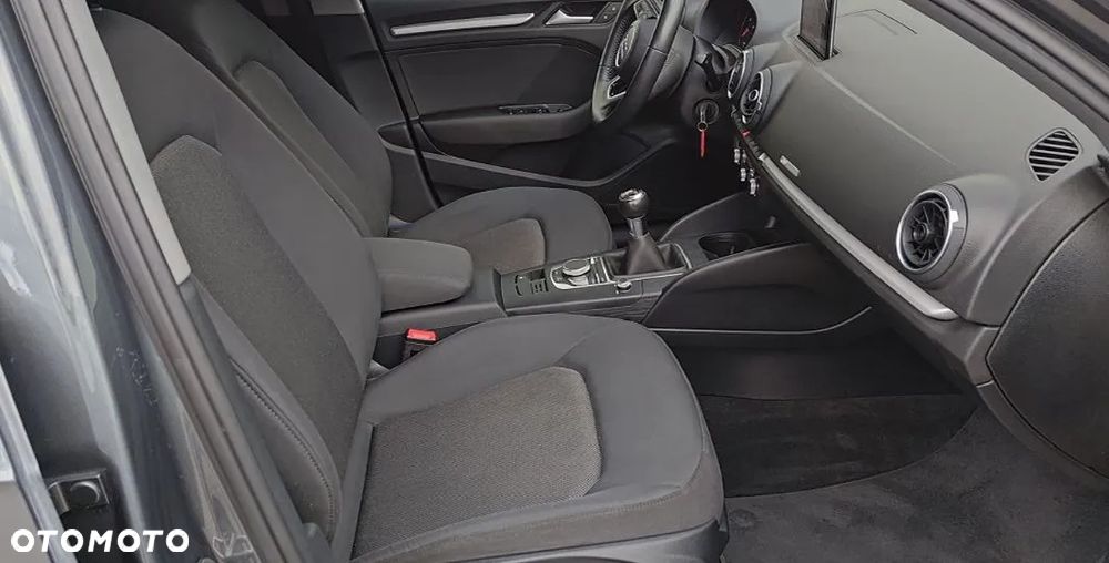 Audi A3 Sportback 1.6 TDI clean diesel Ambiente - 9