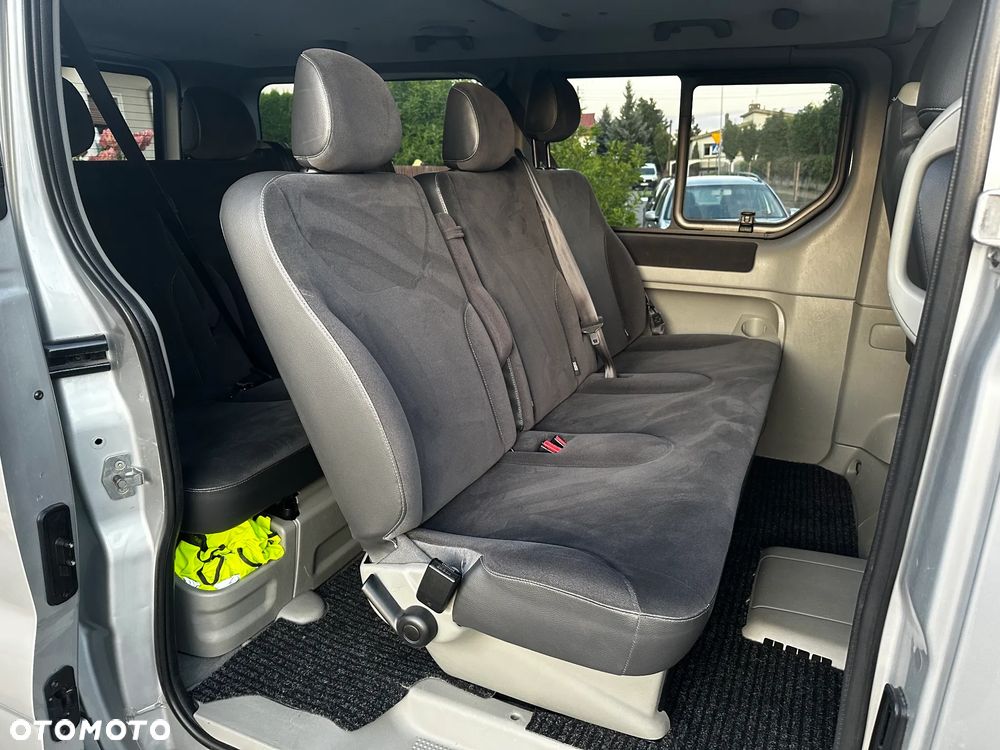 Renault Trafic Grand Passenger Black Edition - 13