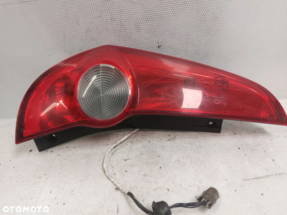 .  LAMPA TYL TYLNA LEWA SUZUKI SPLASH - 2