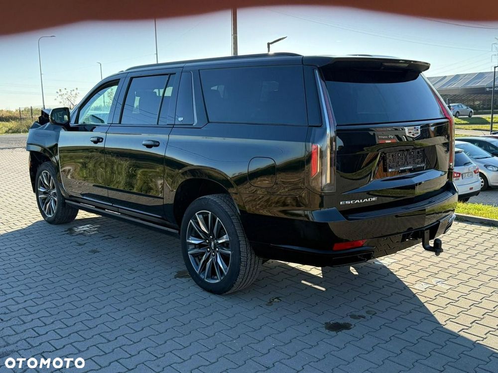 Cadillac Escalade - 3