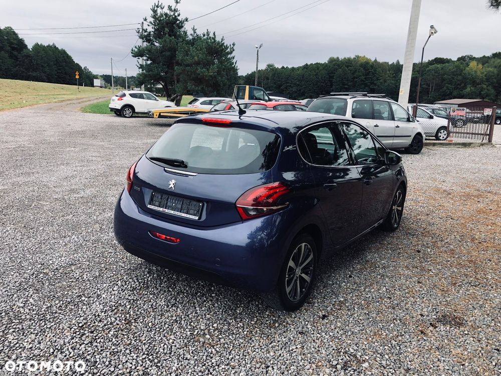 Peugeot 208 - 3