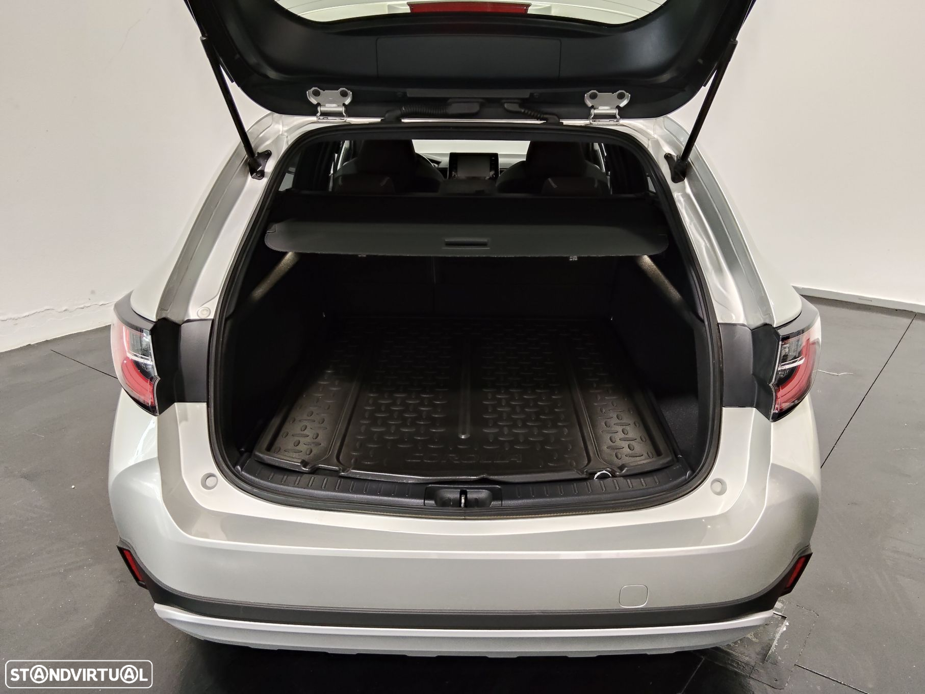 Toyota Corolla Touring Sports 1.8 Hybrid Trek - 10