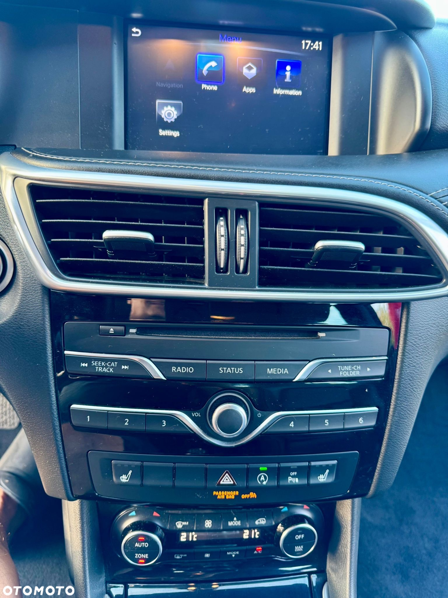 Infiniti QX30 - 21