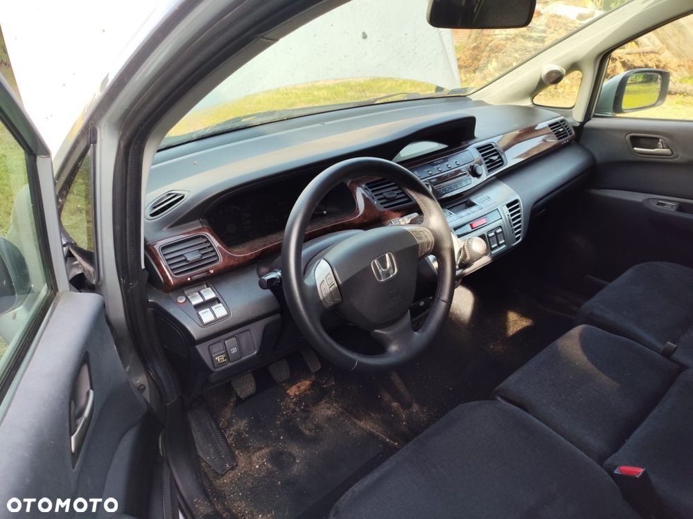 Honda FR-V - 8